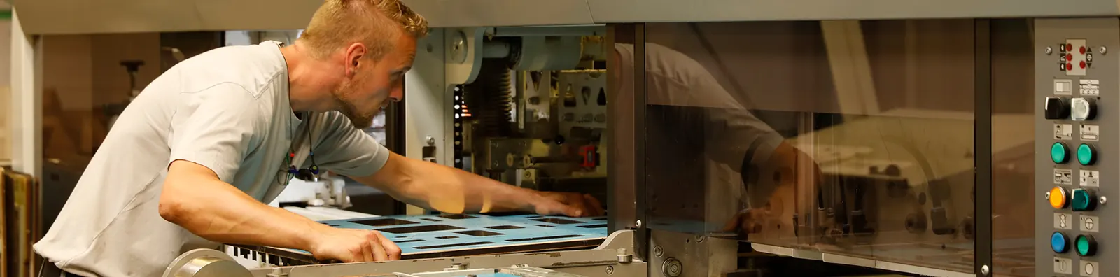 Arbeiten bei db | bauer packaging